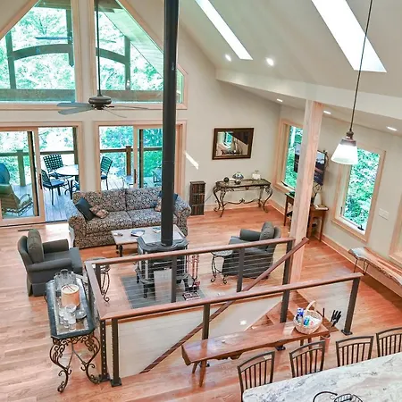 Amenity-Packed Holiday Home